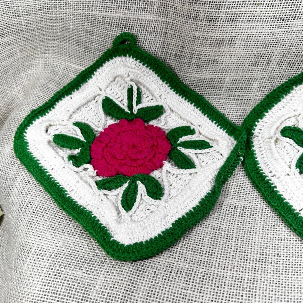 Vintage‎ Handmade Crochet Rose Potholders Set of 2 Pink Green White Cottagecore